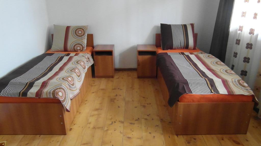 Gvirilas Sakhli Guest House Khashuri Rum bild