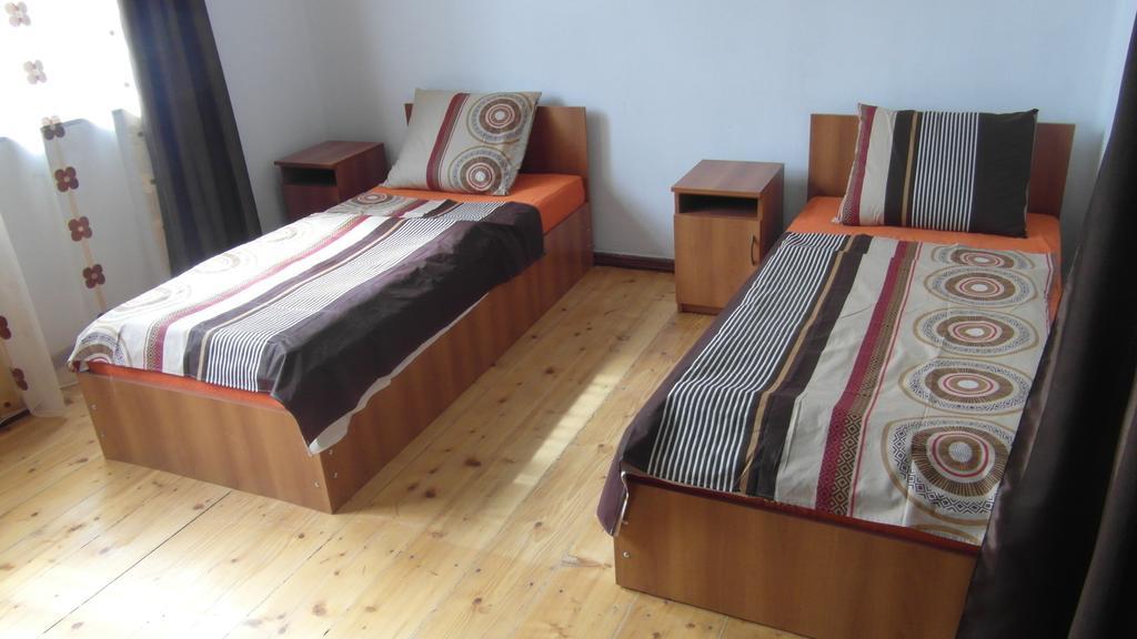 Gvirilas Sakhli Guest House Khashuri Rum bild